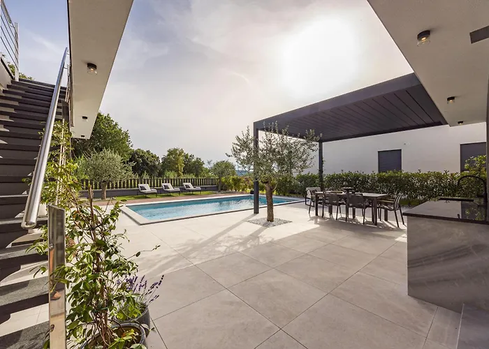 Callera Βίλα Πούλα